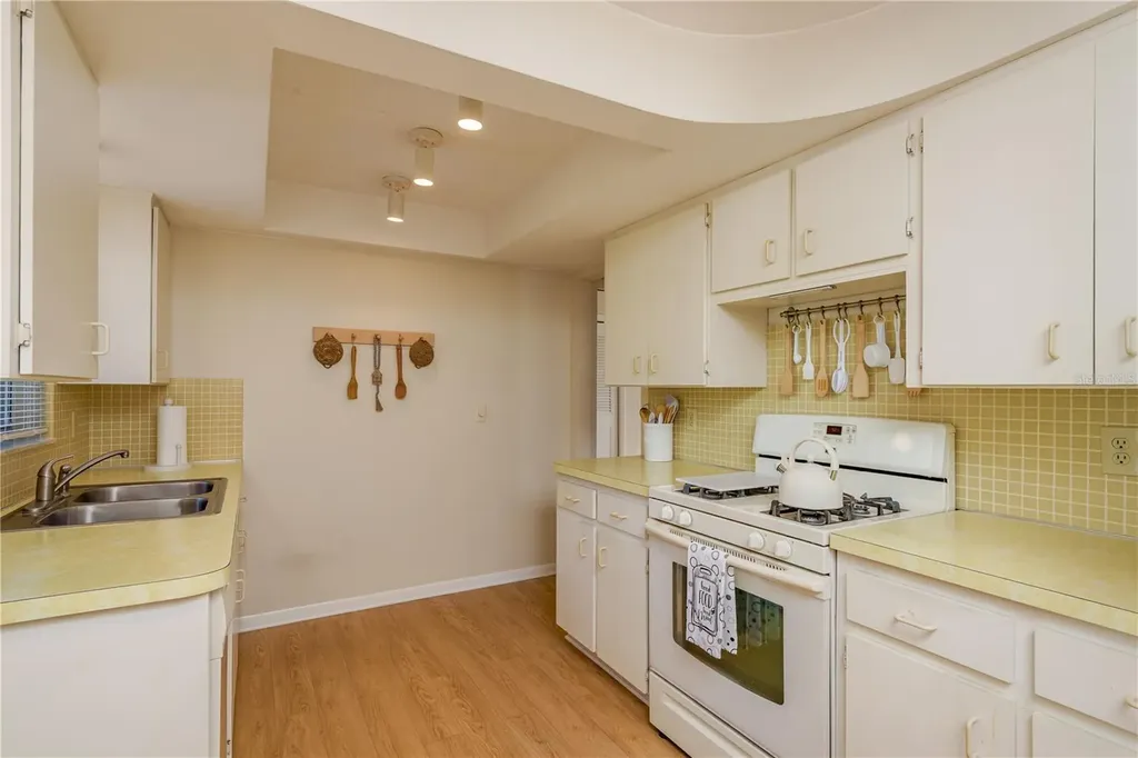 6952 122nd Street Seminole FL 33772