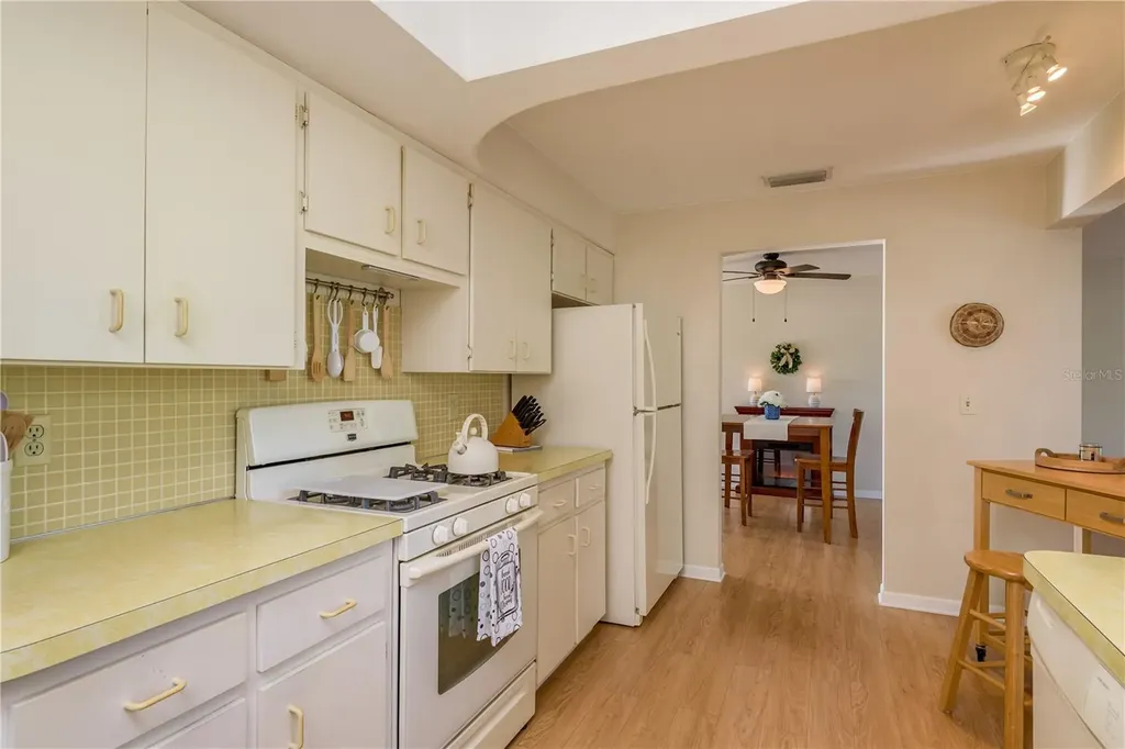 6952 122nd Street Seminole FL 33772
