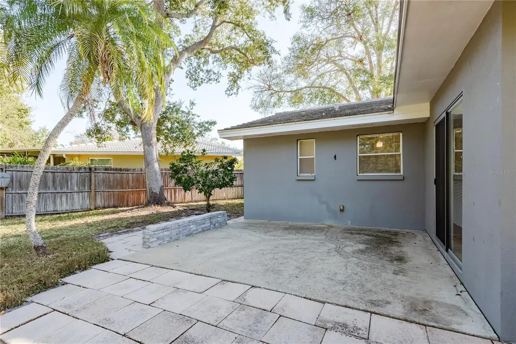6952 122nd Street Seminole FL 33772