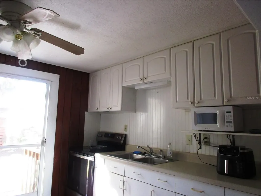 618 Avenida De Mayo Sarasota FL 34242