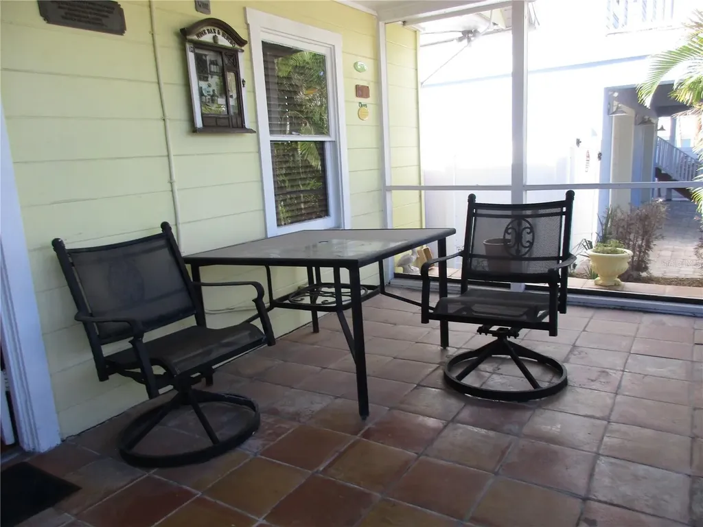618 Avenida De Mayo Sarasota FL 34242