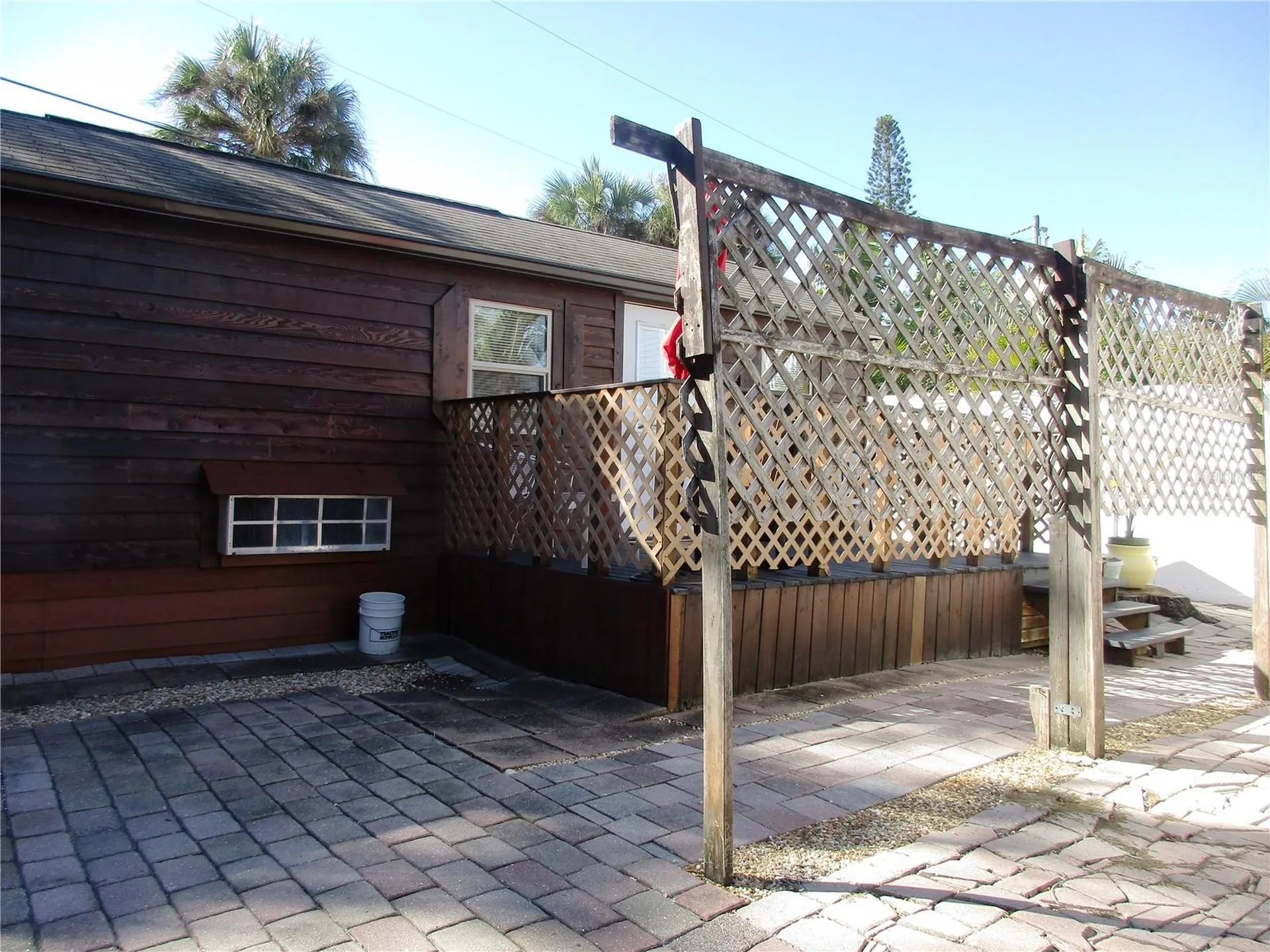 618 Avenida De Mayo Sarasota FL 34242