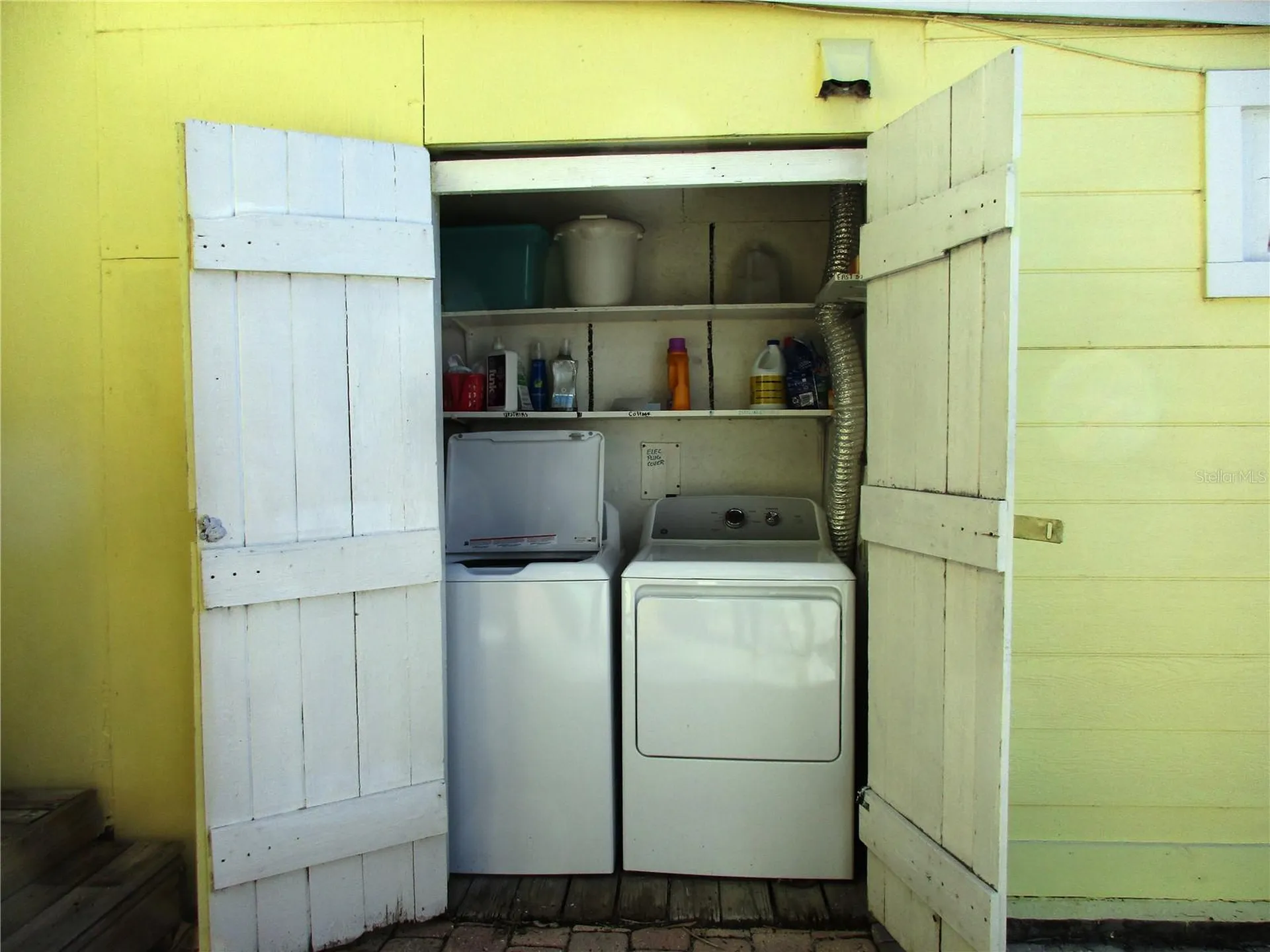 618 Avenida De Mayo Sarasota FL 34242