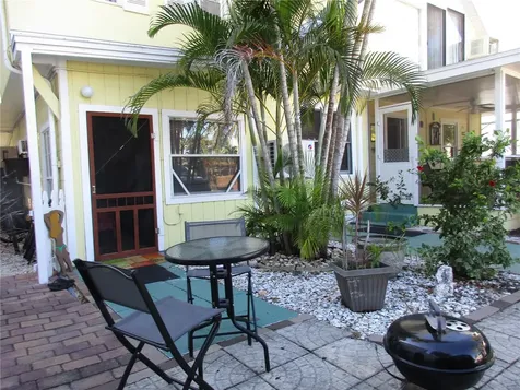 618 Avenida De Mayo Sarasota FL 34242