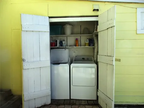 618 Avenida De Mayo Sarasota FL 34242