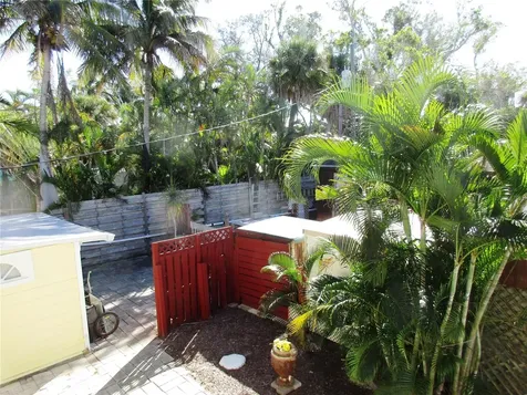 618 Avenida De Mayo Sarasota FL 34242