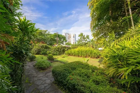 8 G Street Guaynabo PR 00966