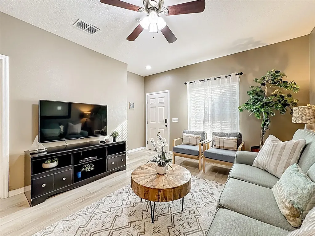 8986 Shine Drive Kissimmee FL 34747