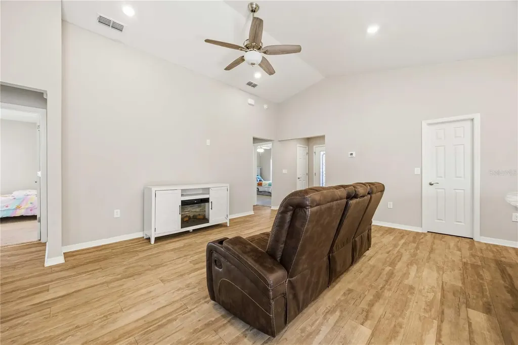 1035 Tropea Lane Auburndale FL 33823