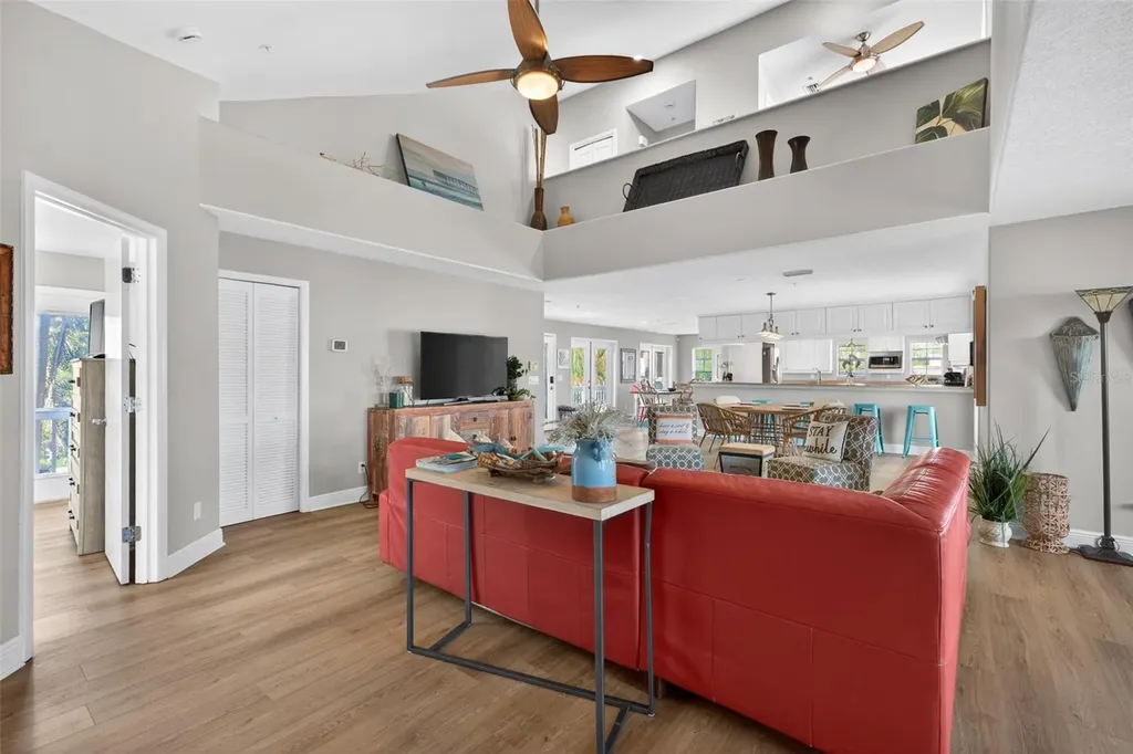 1902 Arrowhead Drive NE St Petersburg FL 33703