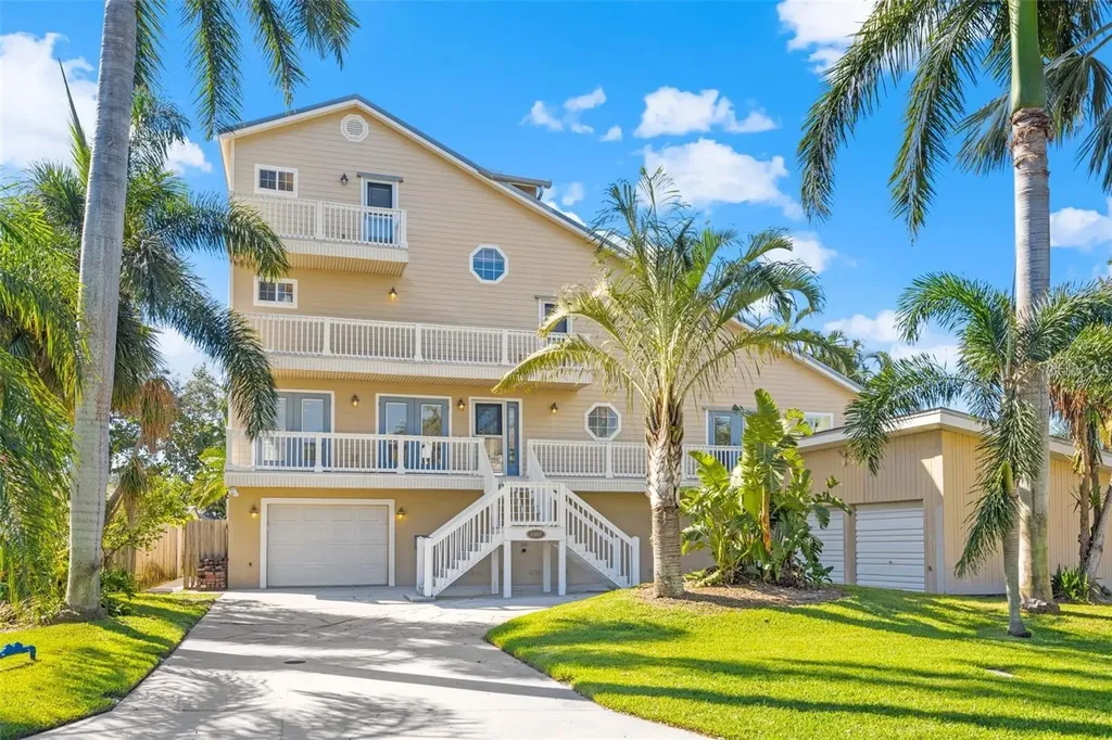 1902 Arrowhead Drive NE St Petersburg FL 33703