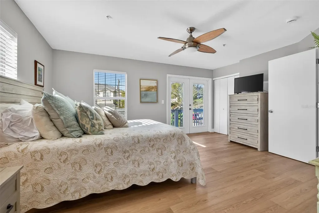 1902 Arrowhead Drive NE St Petersburg FL 33703