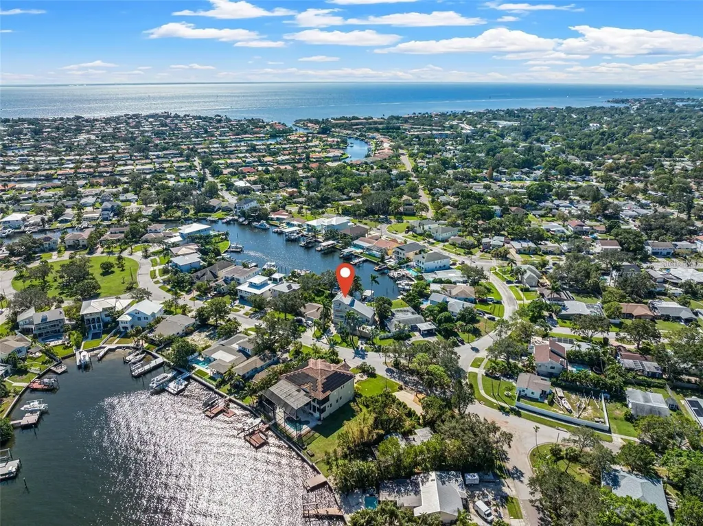 1902 Arrowhead Drive NE St Petersburg FL 33703
