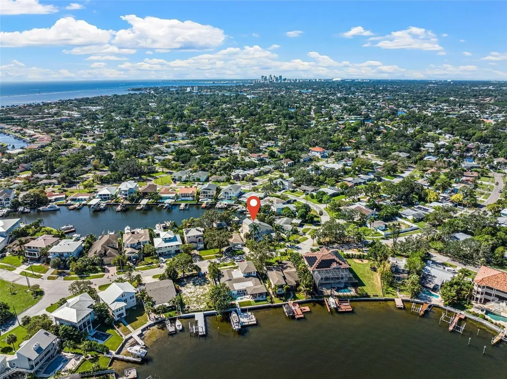1902 Arrowhead Drive NE St Petersburg FL 33703