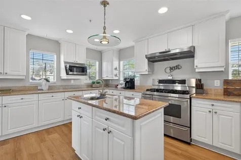 1902 Arrowhead Drive NE St Petersburg FL 33703