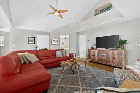 1902 Arrowhead Drive NE St Petersburg FL 33703