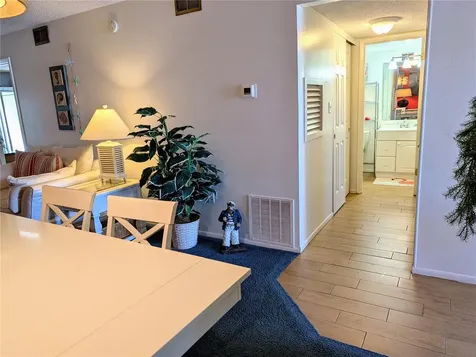 3562 Lake Bayshore Drive Bradenton FL 34205