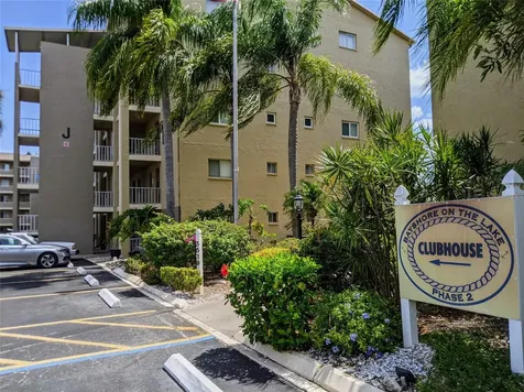 3562 Lake Bayshore Drive Bradenton FL 34205