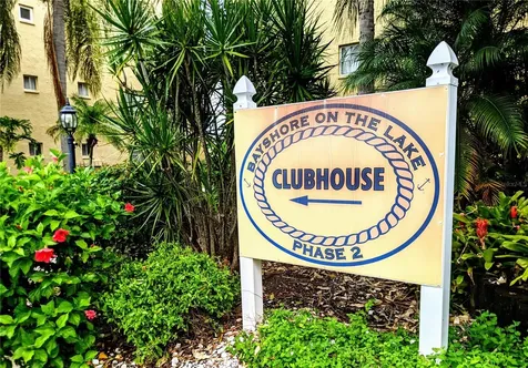 3562 Lake Bayshore Drive Bradenton FL 34205