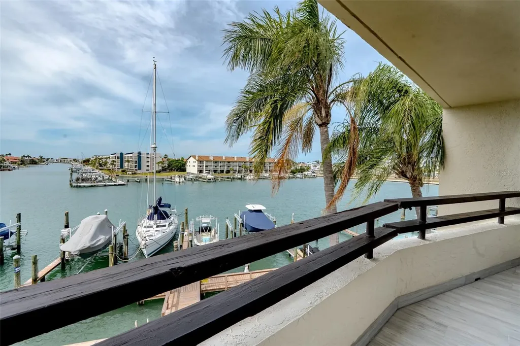 126 1st Street E Tierra Verde FL 33715