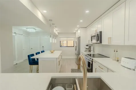 126 1st Street E Tierra Verde FL 33715
