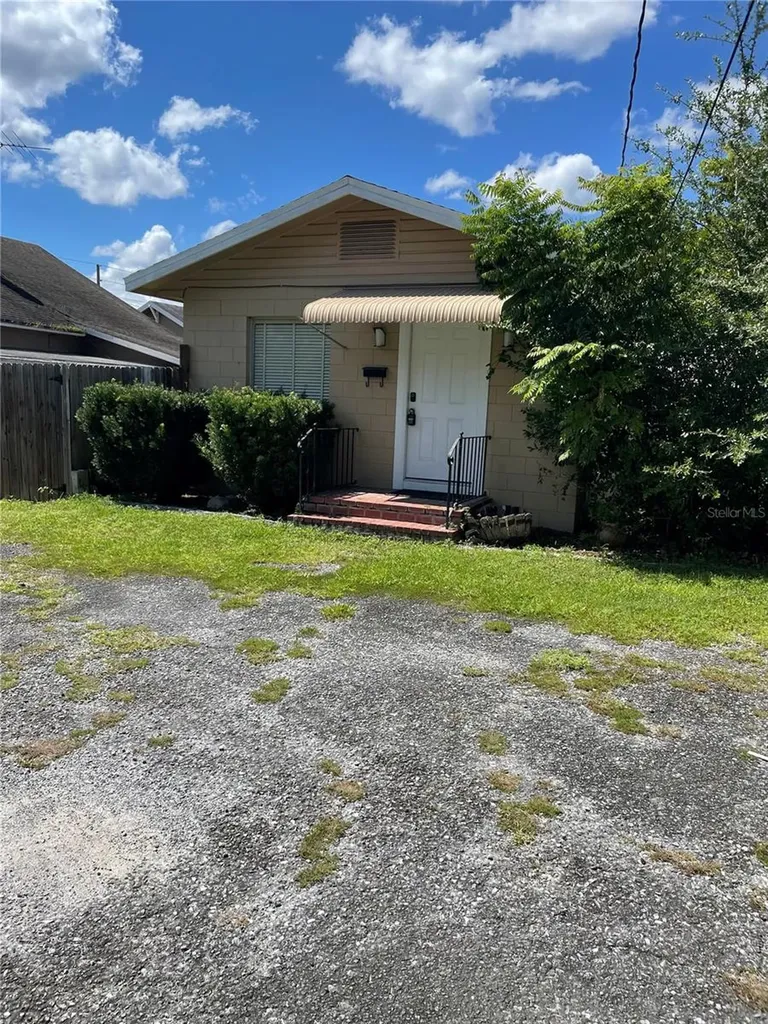 419 W Wisconsin Avenue Deland FL 32720