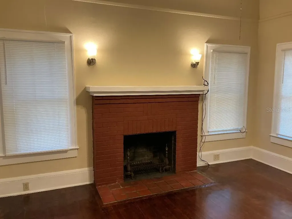 419 W Wisconsin Avenue Deland FL 32720