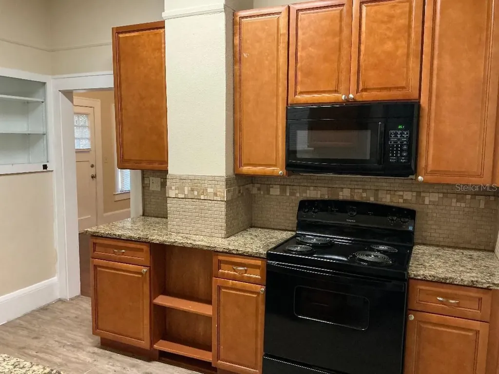 419 W Wisconsin Avenue Deland FL 32720