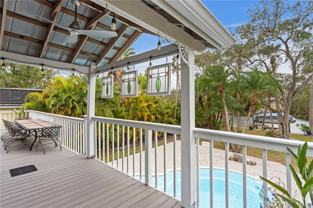 906 W Henry Avenue Tampa FL 33604