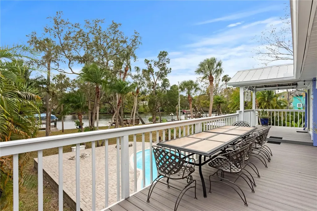 906 W Henry Avenue Tampa FL 33604
