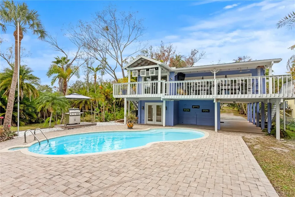 906 W Henry Avenue Tampa FL 33604