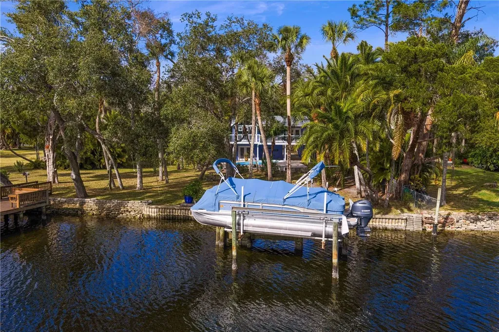 906 W Henry Avenue Tampa FL 33604