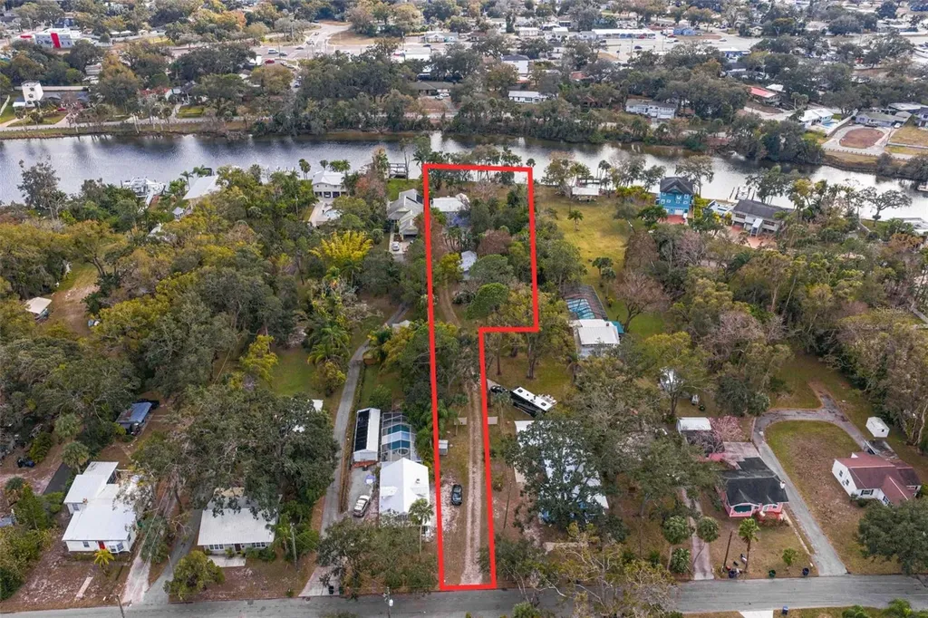 906 W Henry Avenue Tampa FL 33604