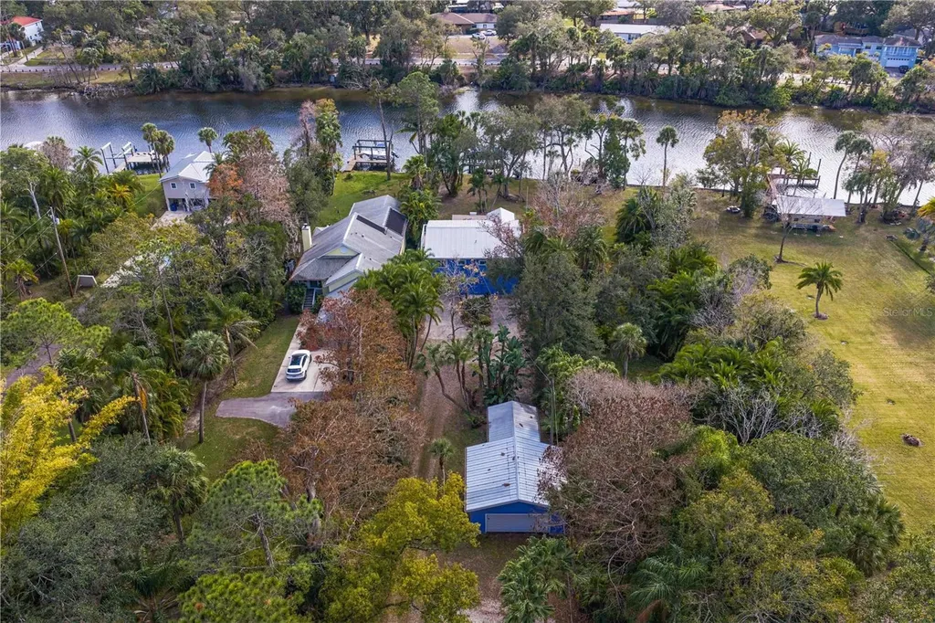 906 W Henry Avenue Tampa FL 33604