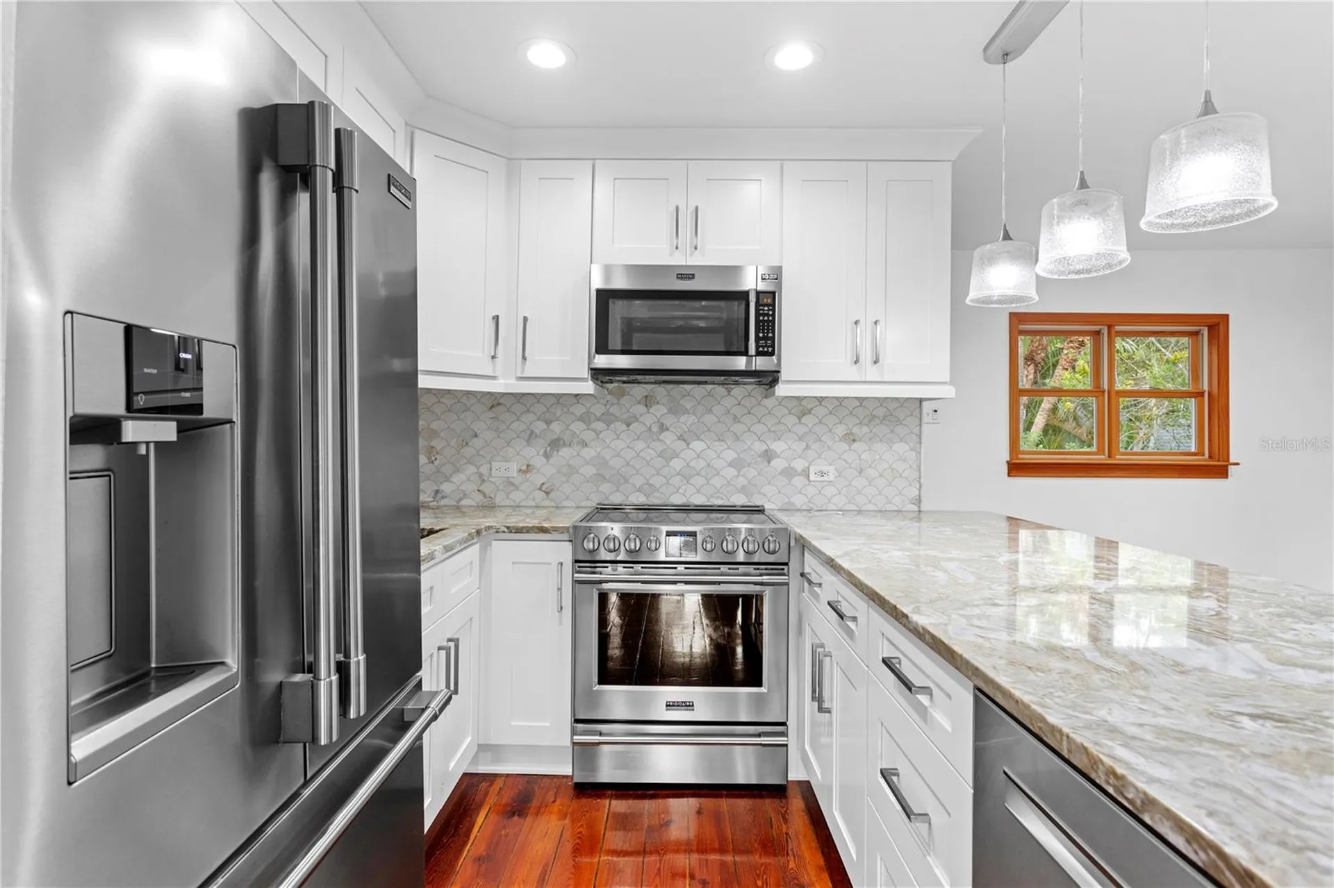 906 W Henry Avenue Tampa FL 33604