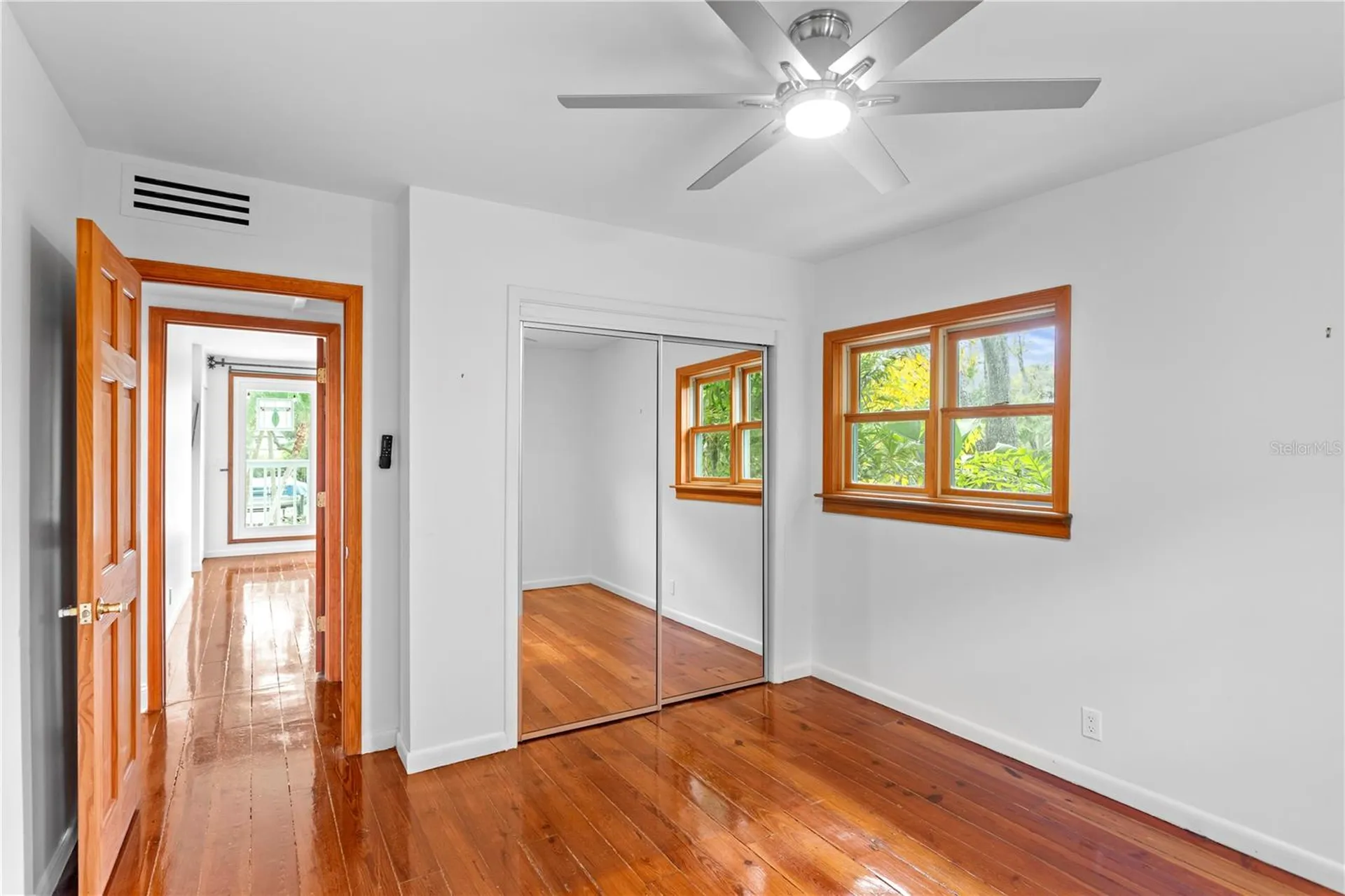 906 W Henry Avenue Tampa FL 33604