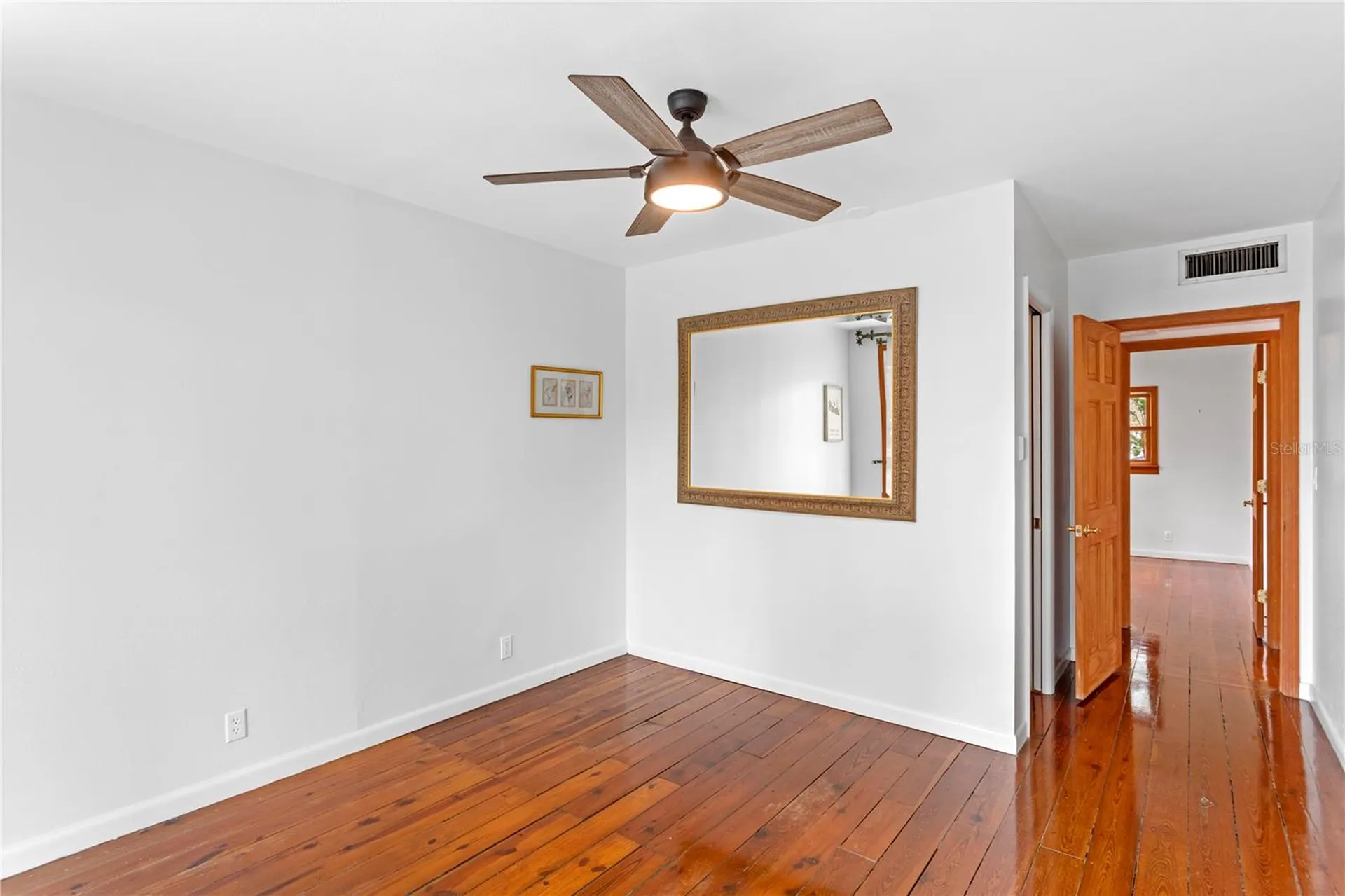 906 W Henry Avenue Tampa FL 33604