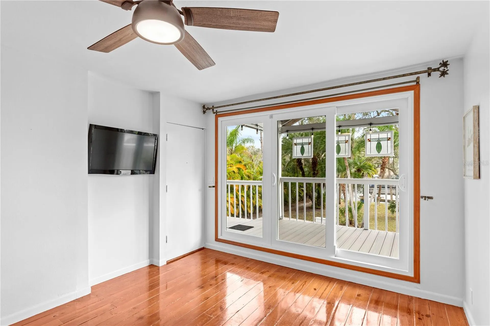 906 W Henry Avenue Tampa FL 33604