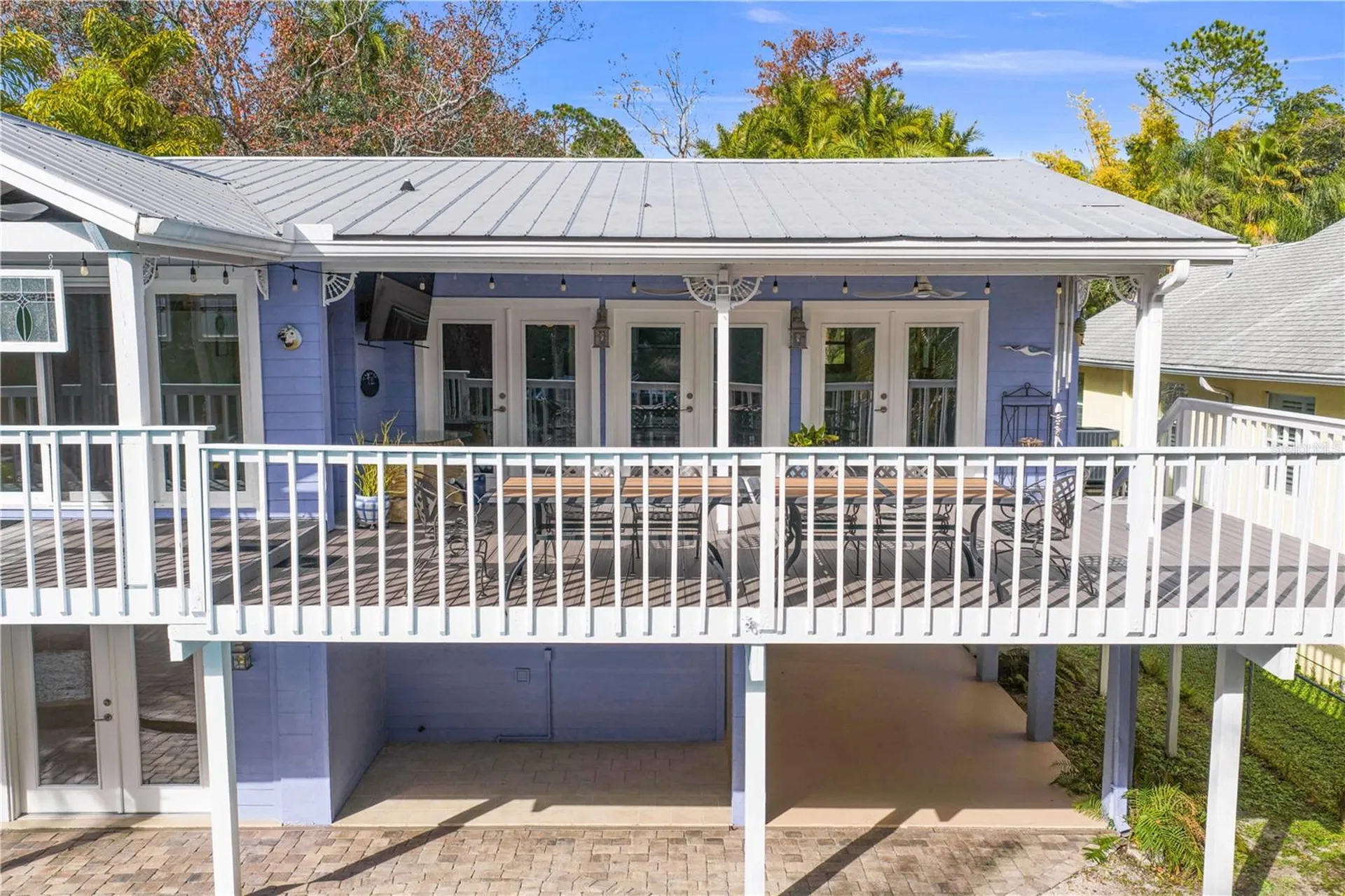 906 W Henry Avenue Tampa FL 33604