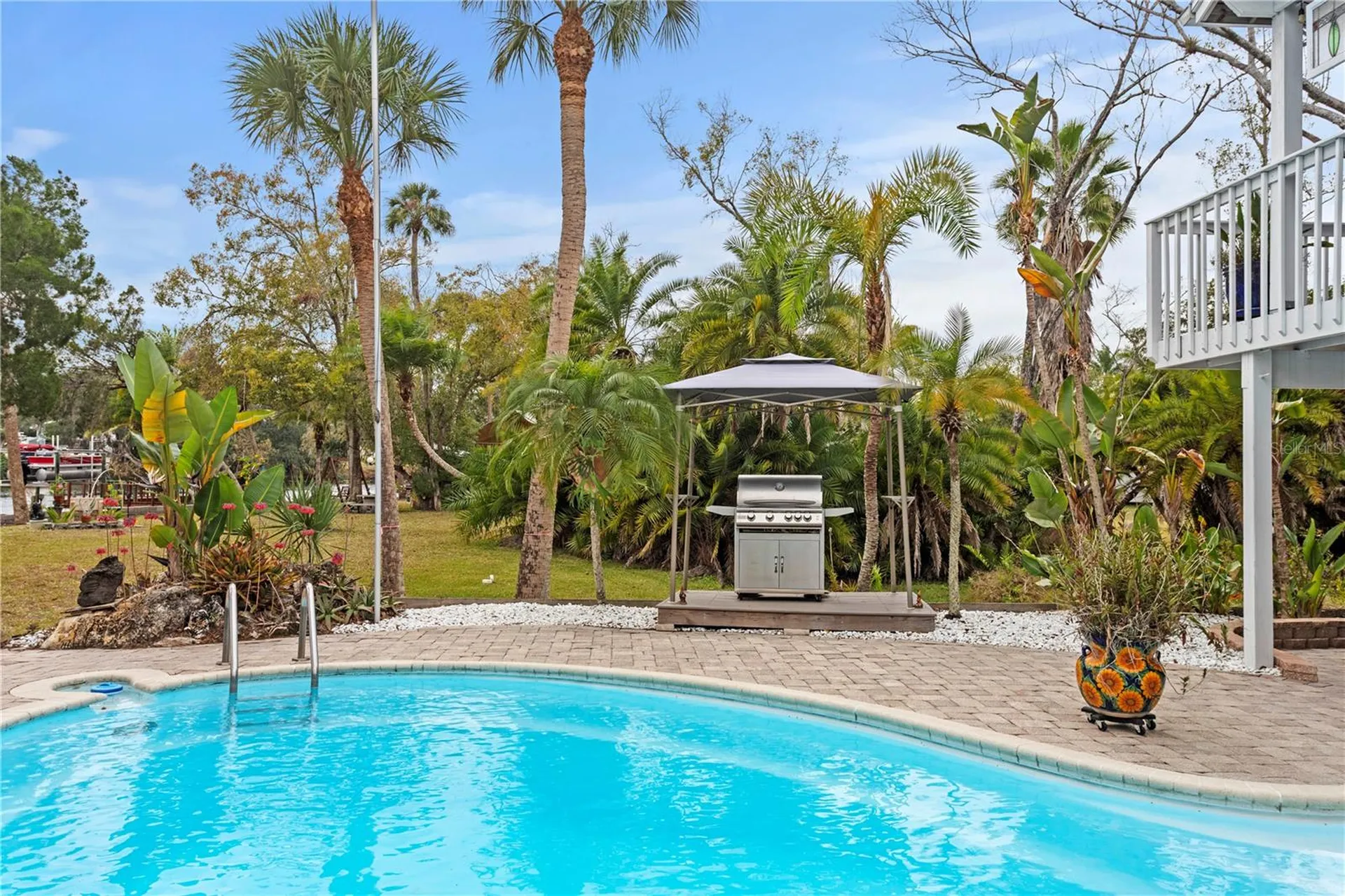 906 W Henry Avenue Tampa FL 33604
