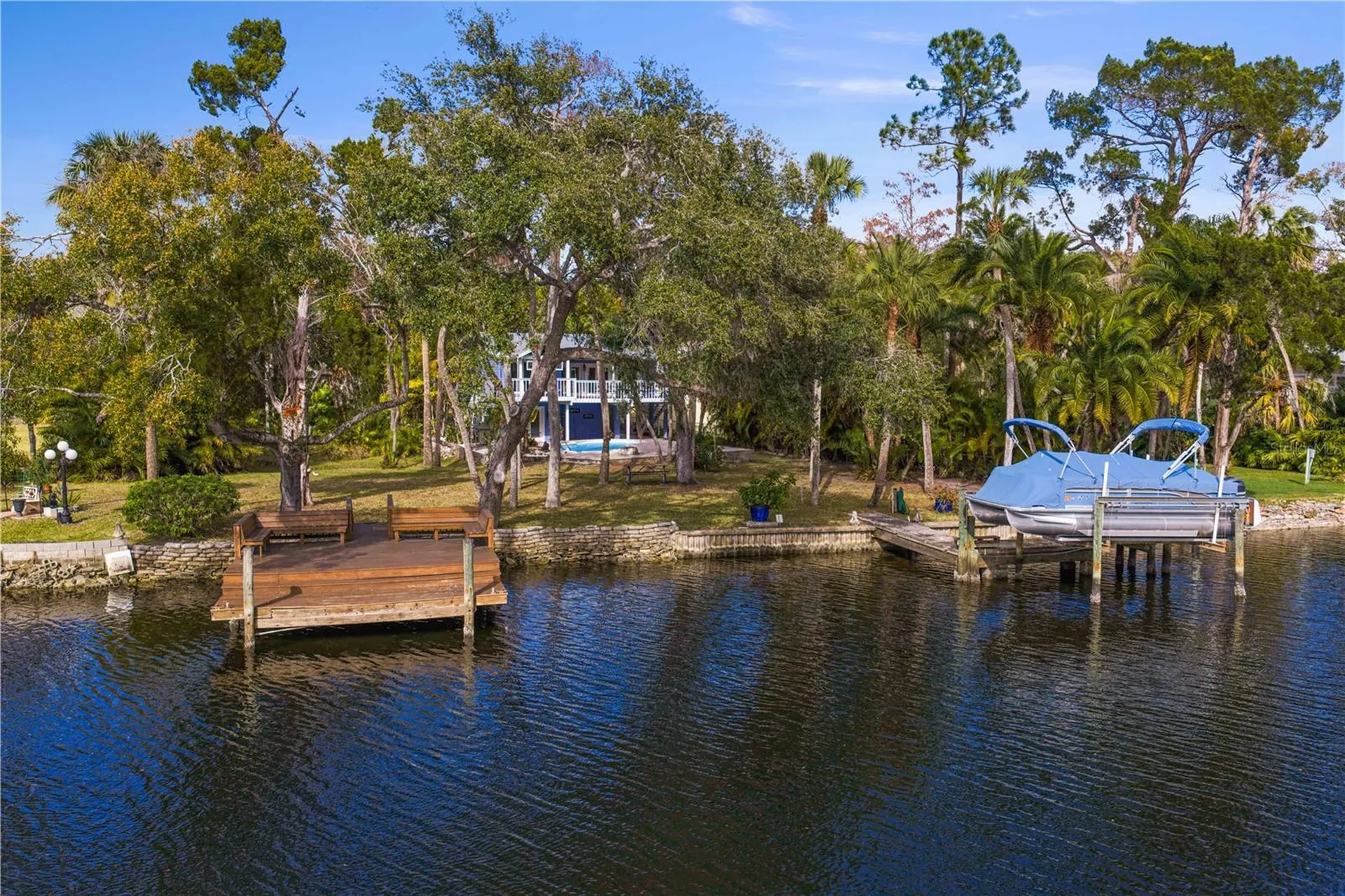 906 W Henry Avenue Tampa FL 33604