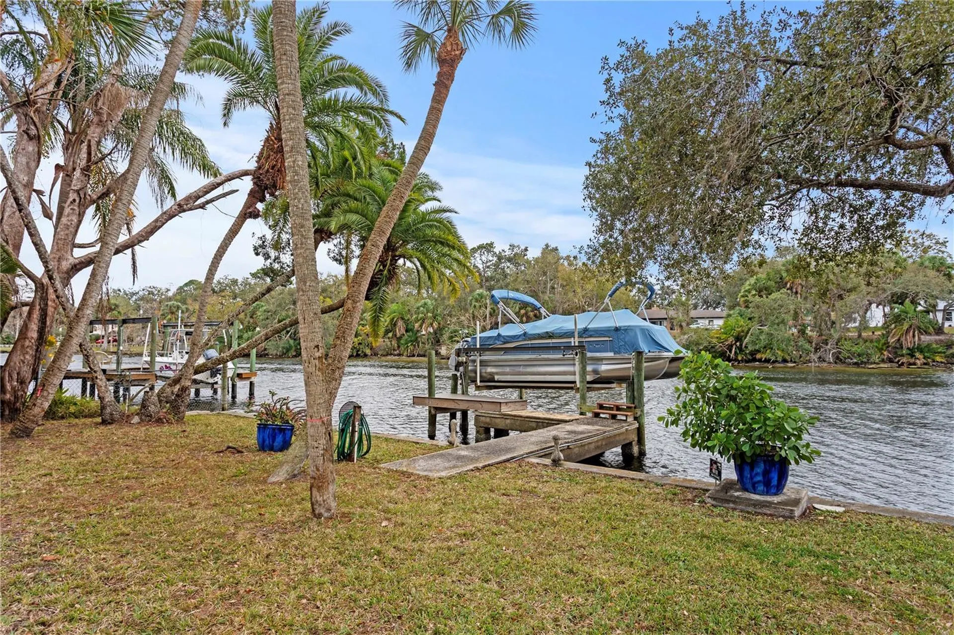 906 W Henry Avenue Tampa FL 33604