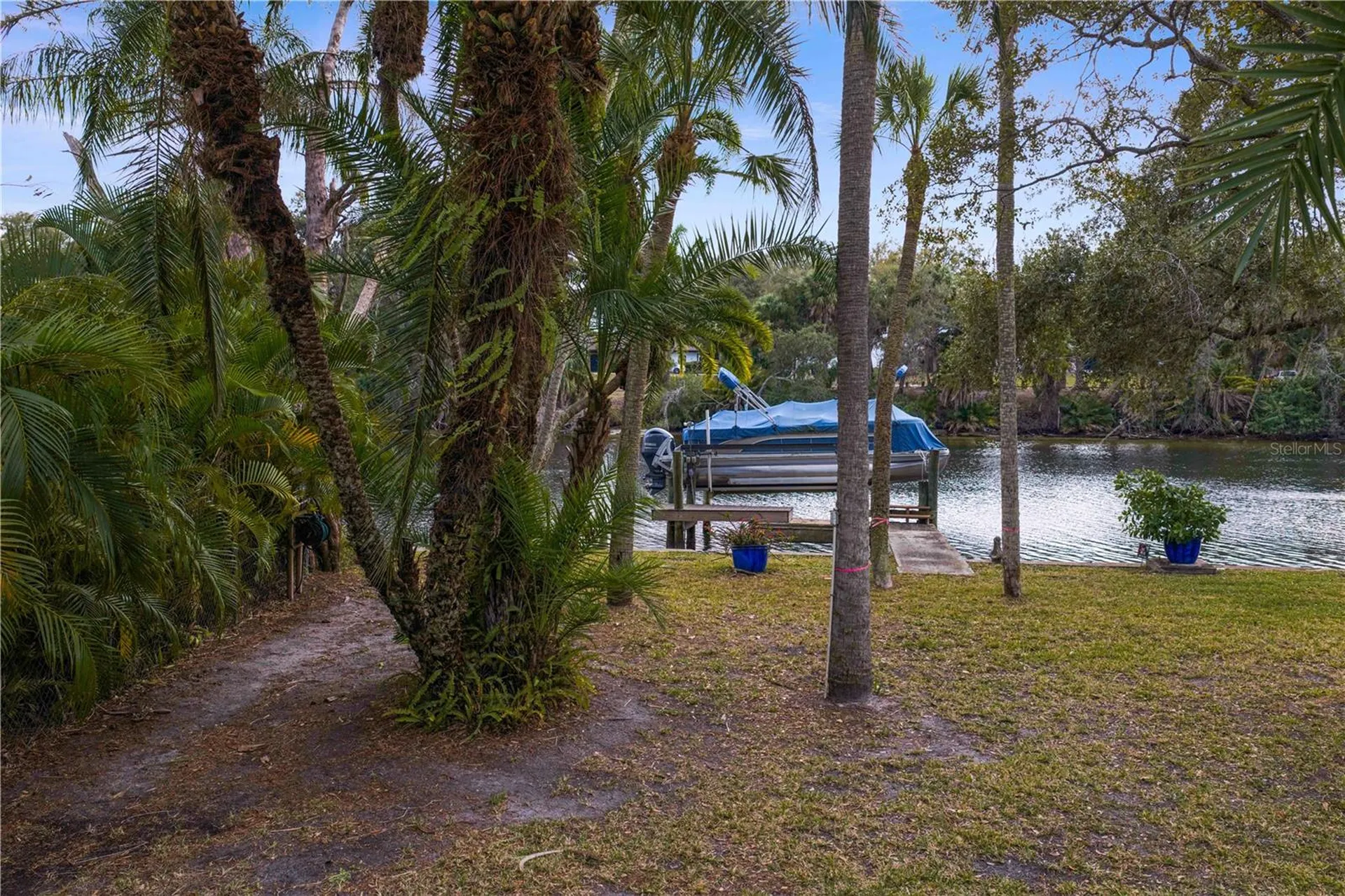 906 W Henry Avenue Tampa FL 33604