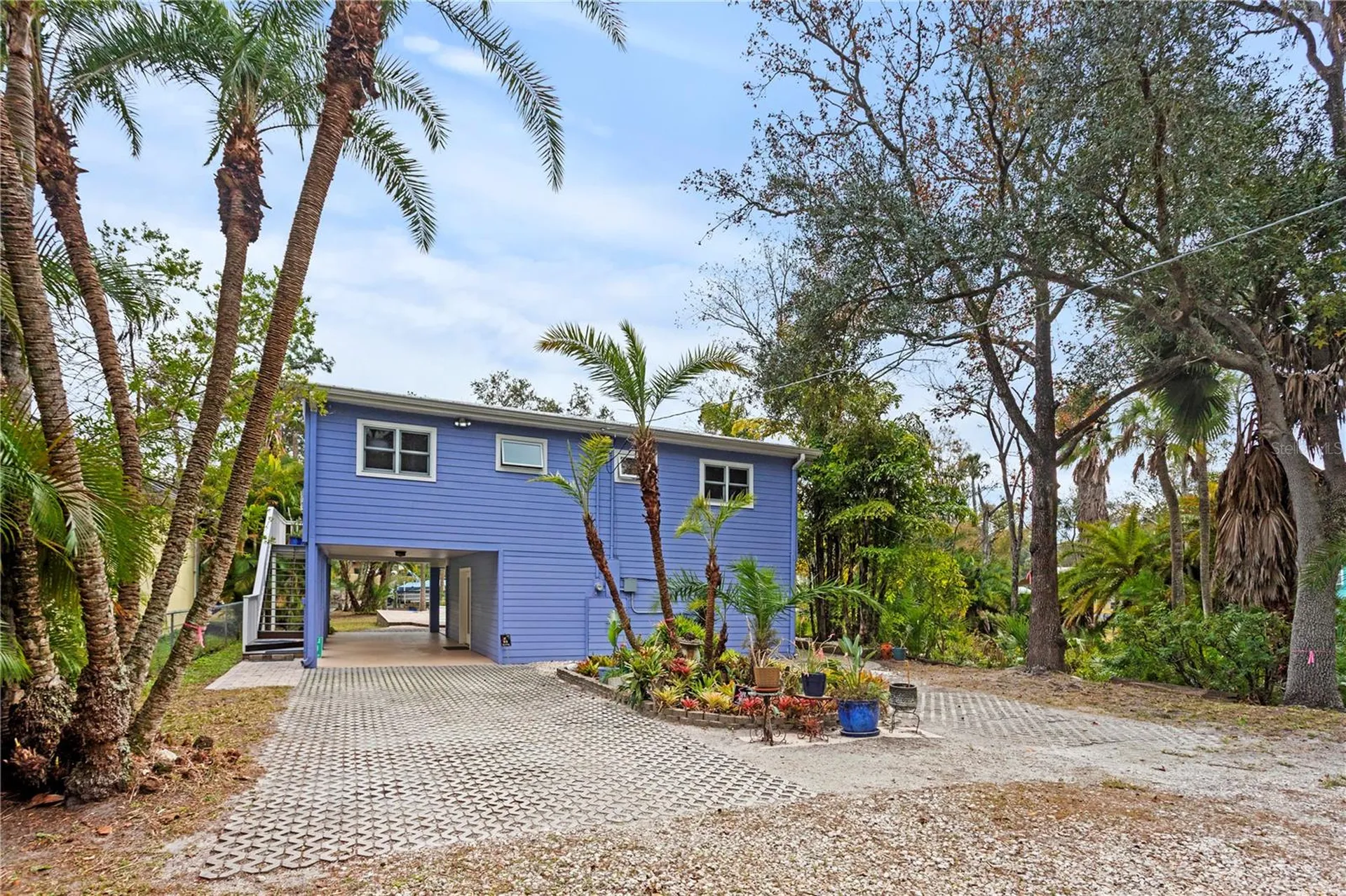 906 W Henry Avenue Tampa FL 33604
