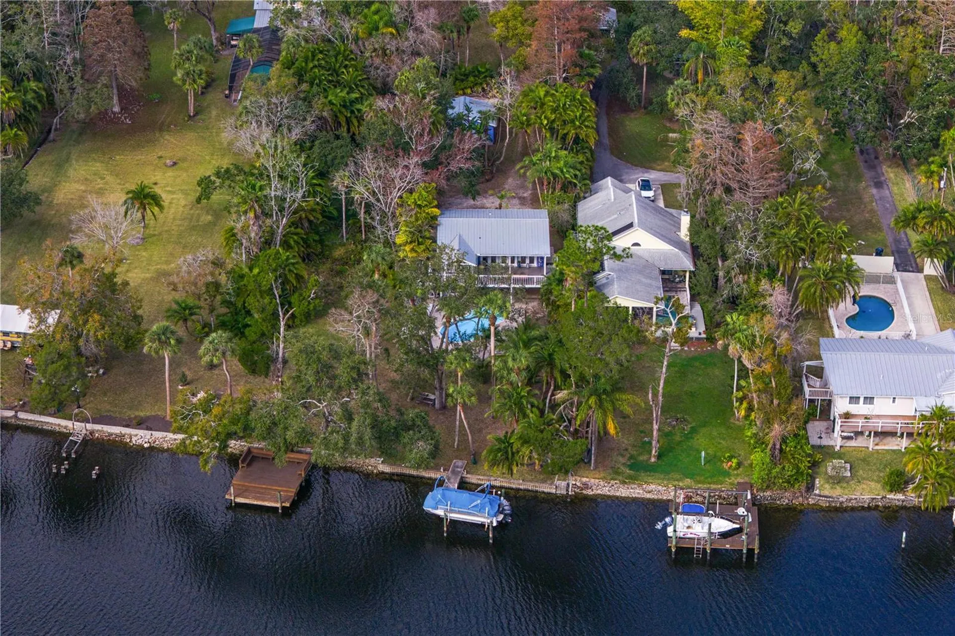 906 W Henry Avenue Tampa FL 33604