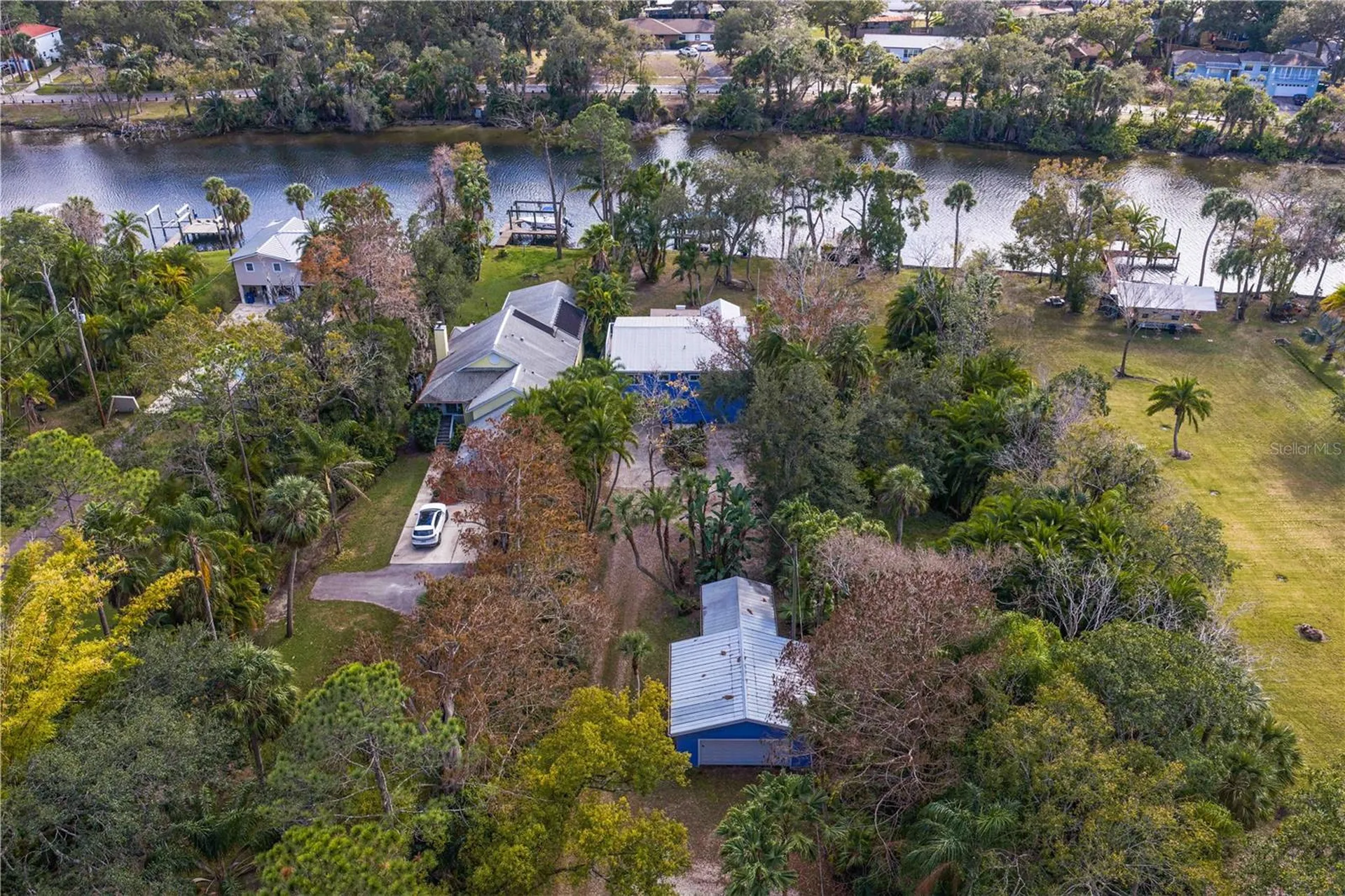 906 W Henry Avenue Tampa FL 33604