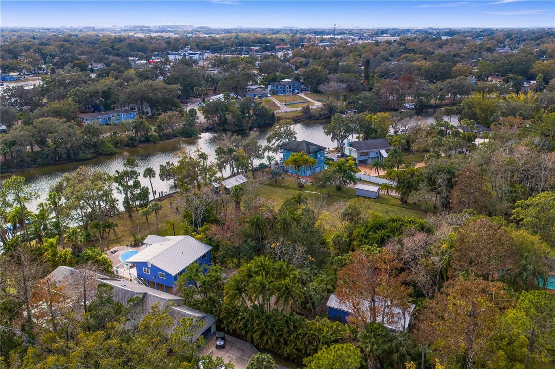 906 W Henry Avenue Tampa FL 33604
