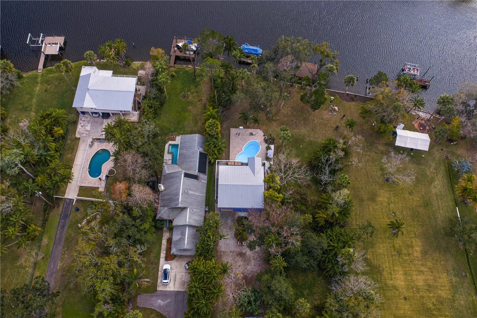 906 W Henry Avenue Tampa FL 33604