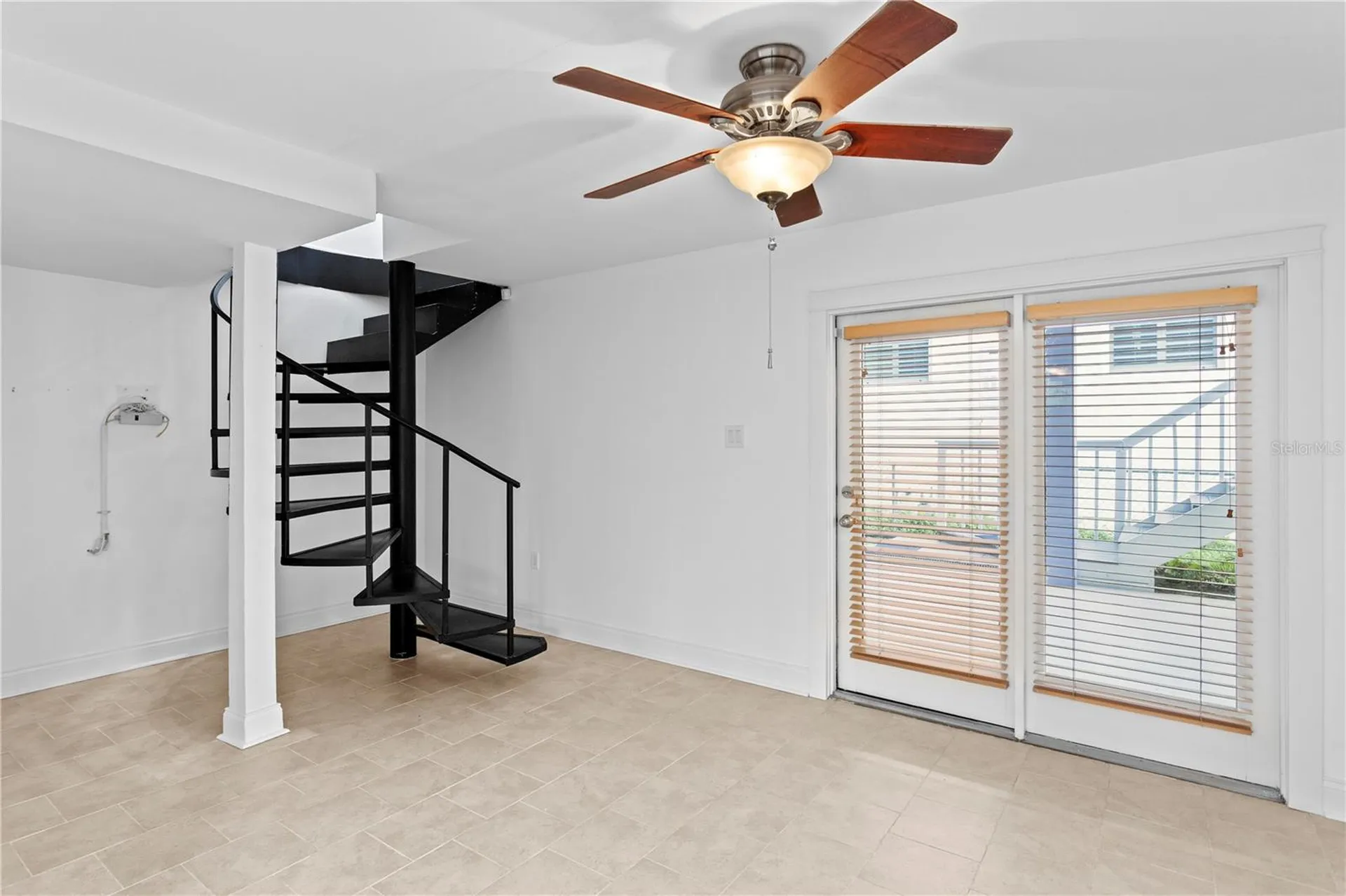 906 W Henry Avenue Tampa FL 33604