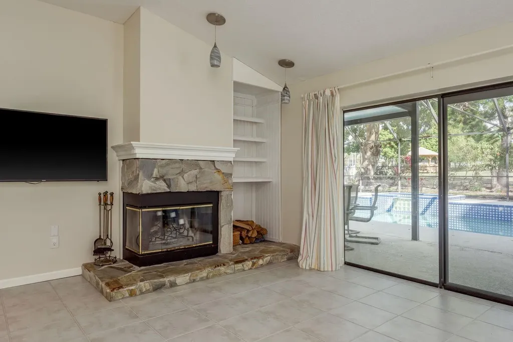 2403 Country Trails Drive Safety Harbor FL 34695